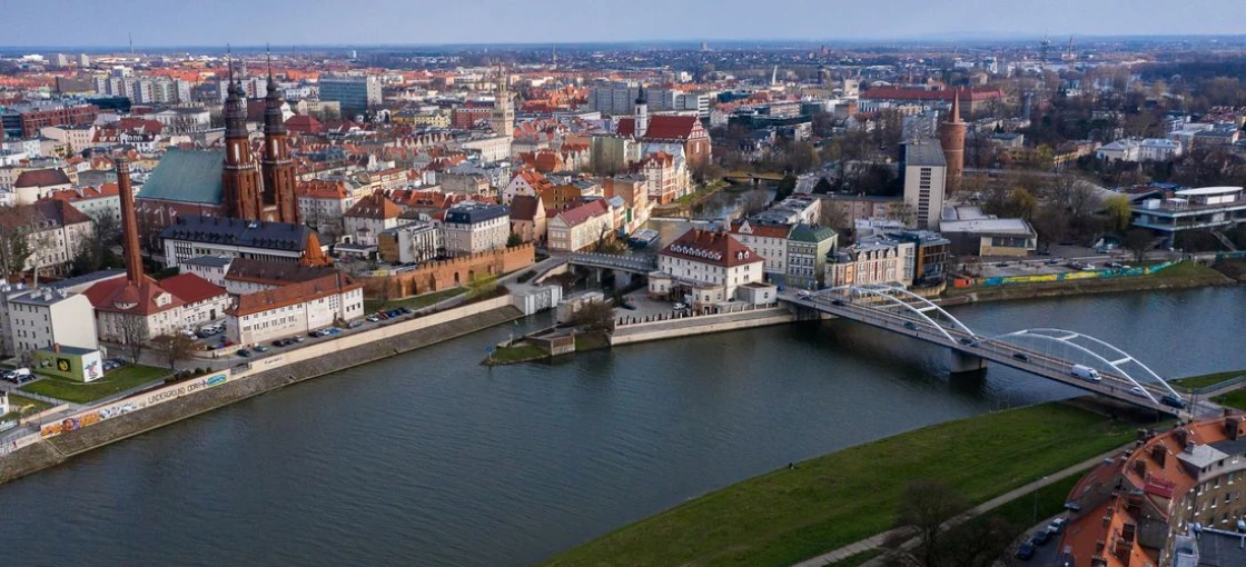 Wytrzymałość konstrukcji mostowych w obliczu powodzi - komentuje prof. dr hab. inż. Damian Bęben z Katedry Mostów, Geotechniki i Procesów Budowlanych Politechniki Opolskiej