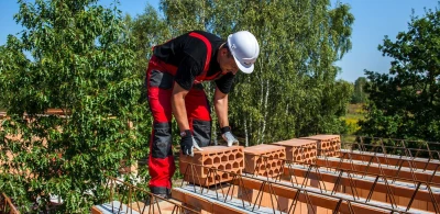 Jak zoptymalizować koszty, wybierając gotowe elementy budowlane?