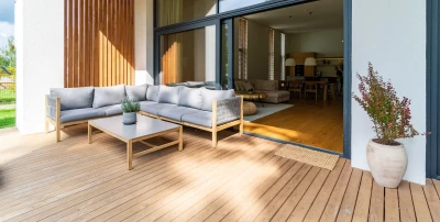 Nowoczesny taras bez wysiłku – zalety deski tarasowej kompozytowej w codziennym użytkowaniu