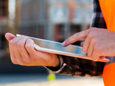 Nowoczesne technologie zapewniające bezpieczeństwo na budowie